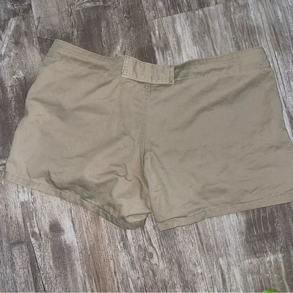 PARIS Blues Y2K khaki shorts